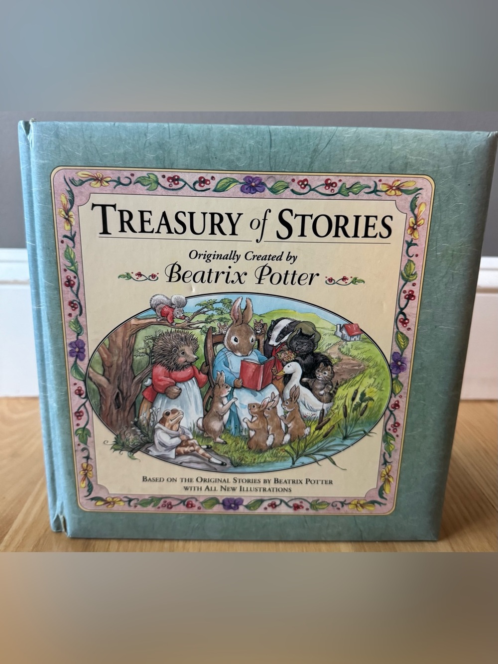 Vintage 1995 Beatrix Potter Treasury of Stories Peter Rabbit Hardcover